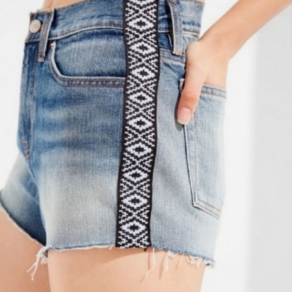 BDG Girlfriend High-Rise Aztec Boho Distressed Embroidered Shorts Size 26